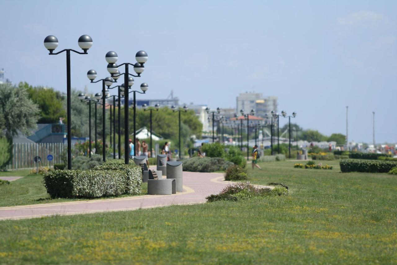 Sole B Lägenhet Bibione Exteriör bild